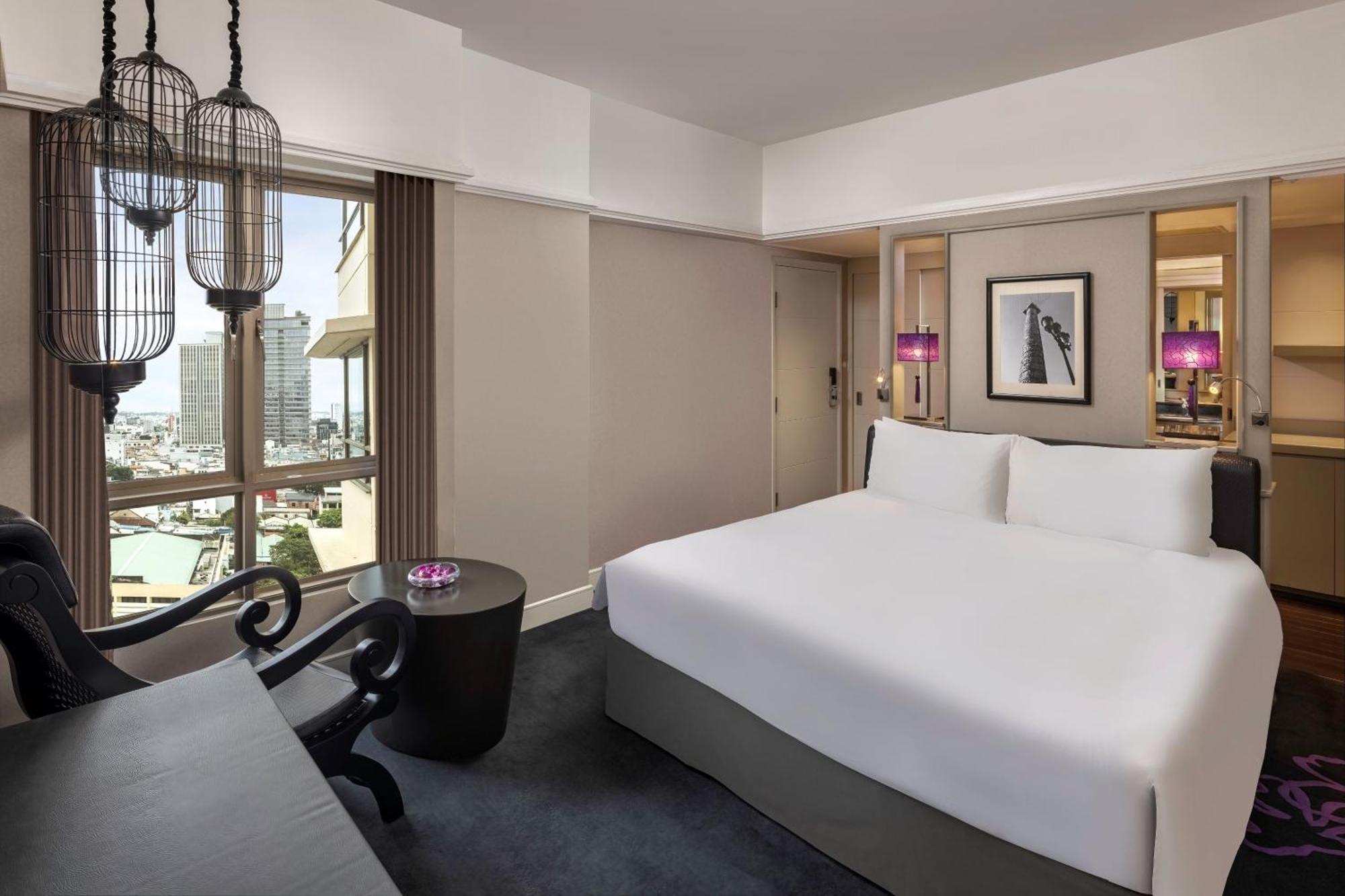 Sofitel Saigon Plaza Hotel Ho Chi Minh City Exterior photo