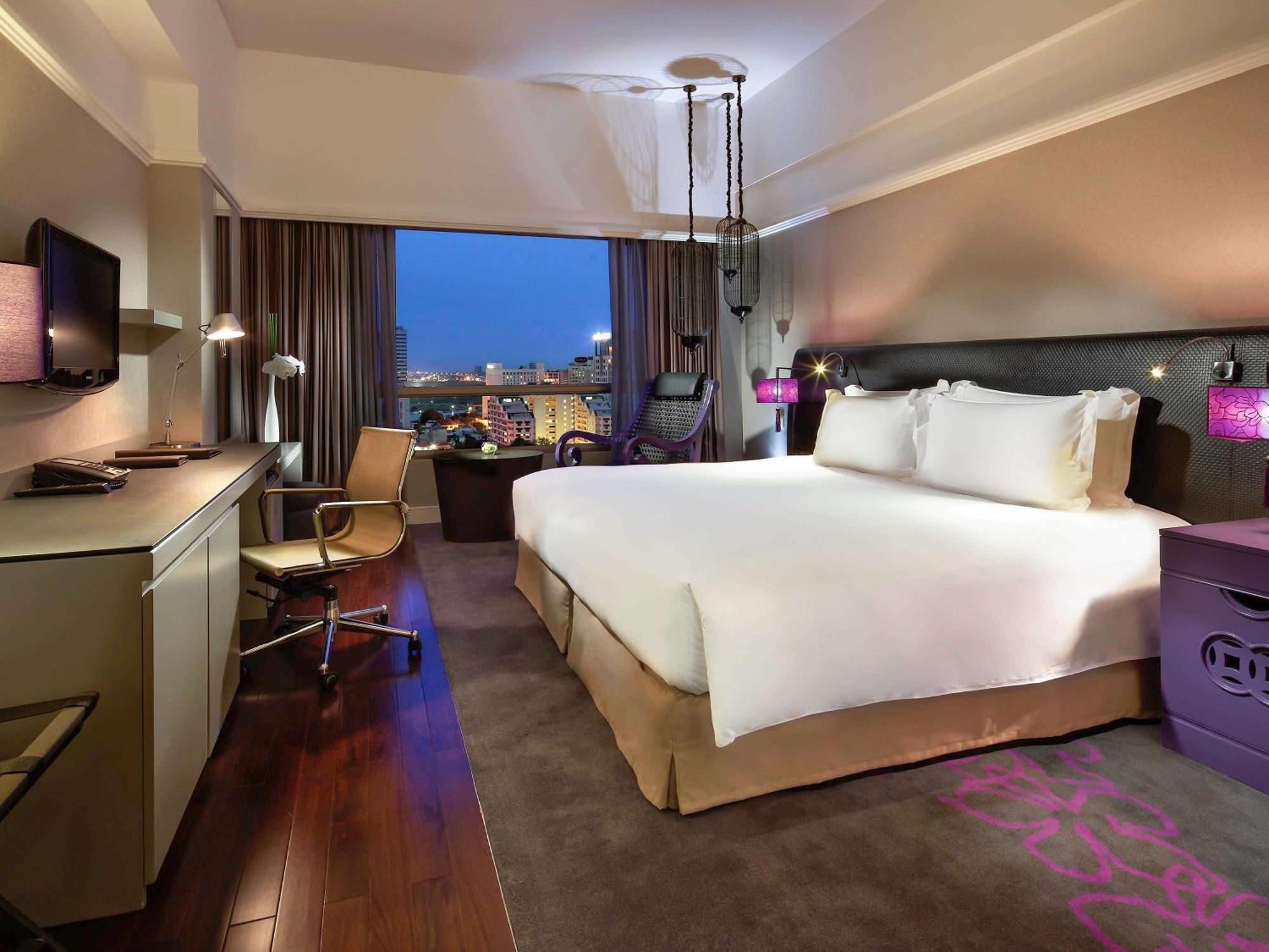 Sofitel Saigon Plaza Hotel Ho Chi Minh City Exterior photo